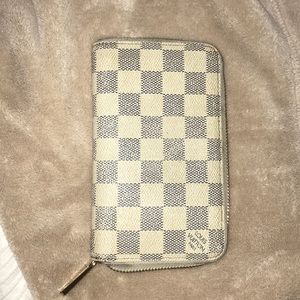 Louis Vuitton zip wallet